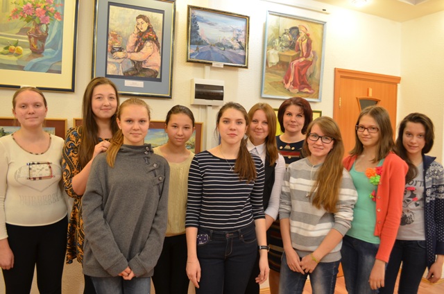 На выставке работ преподавателей